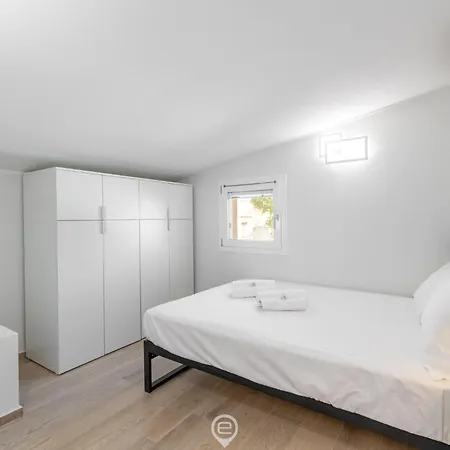 White Magnolia Ористано