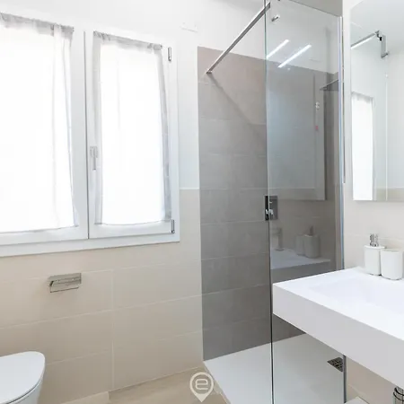 White Magnolia * Ористано