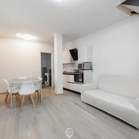 Estay - White Magnolia - Aircon - Wifi - Parking * Oristano